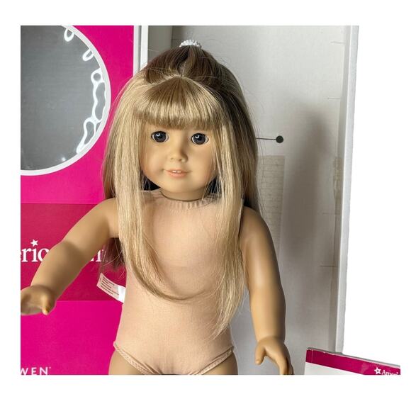 American Girl Gwen Doll Meet Outfit Headband Hair Tie Book Sonali's Friend Box - Picture 6 of 12